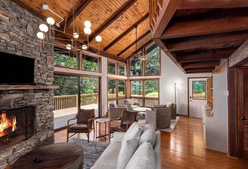 Modern Mtn Retreat W/ Hot Tub & Stellar Views!