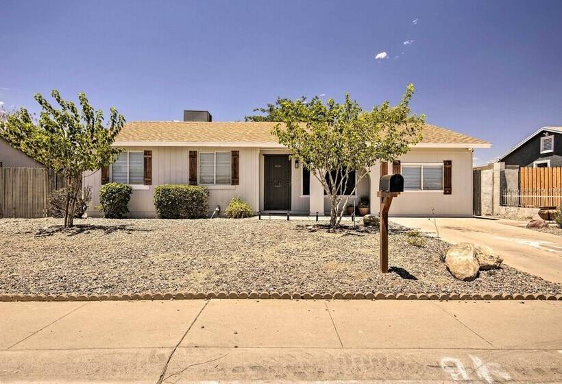 Pet Friendly Peoria Home: Patio, Grill & Foosball!