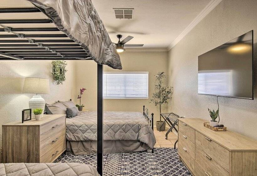 Pet Friendly Peoria Home: Patio, Grill & Foosball!