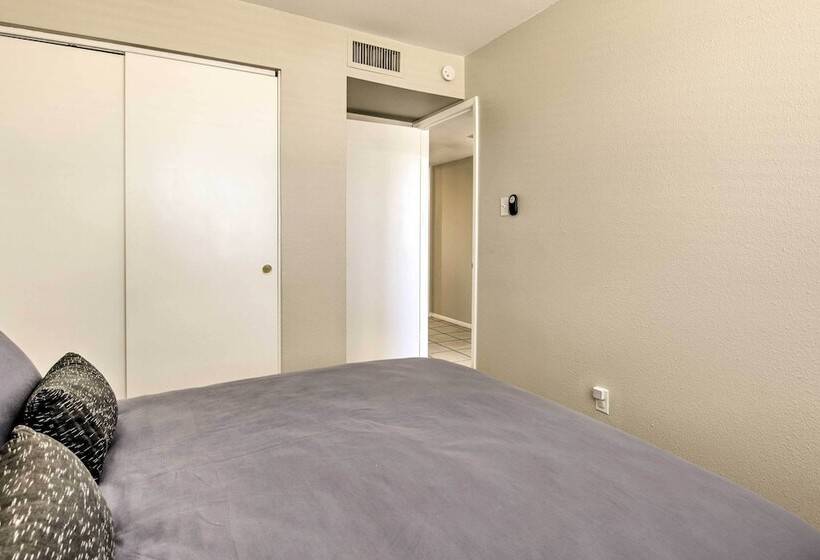 Pet Friendly Peoria Home: Patio, Grill & Foosball!