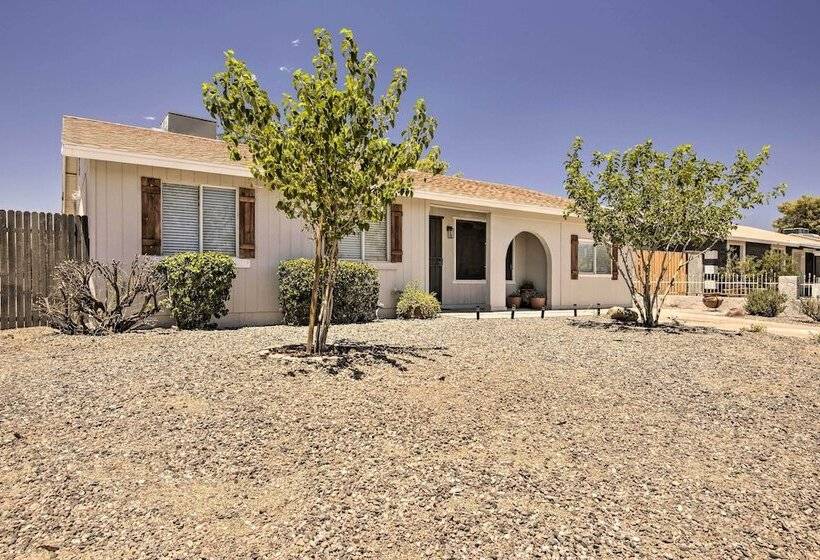 Pet Friendly Peoria Home: Patio, Grill & Foosball!