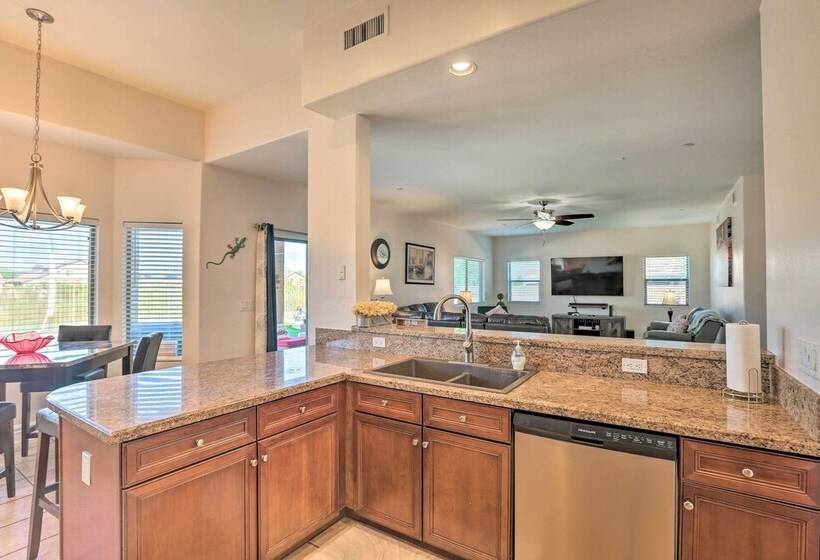 Modern Tucson Home W/ Patio + Saltwater Pool!