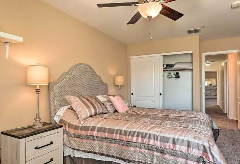 Modern Tucson Home W/ Patio + Saltwater Pool!