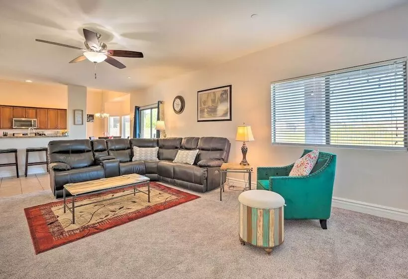 Modern Tucson Home W/ Patio + Saltwater Pool!