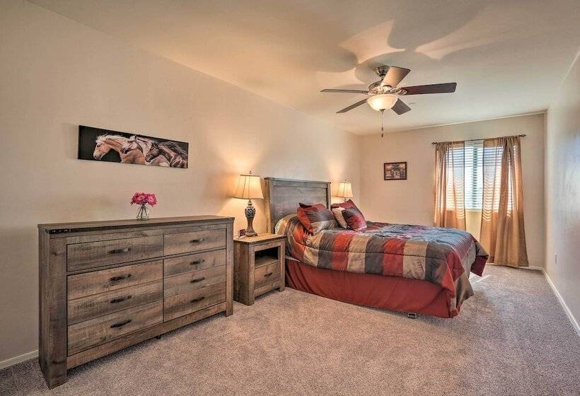 Modern Tucson Home W/ Patio + Saltwater Pool!