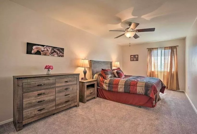 Modern Tucson Home W/ Patio + Saltwater Pool!