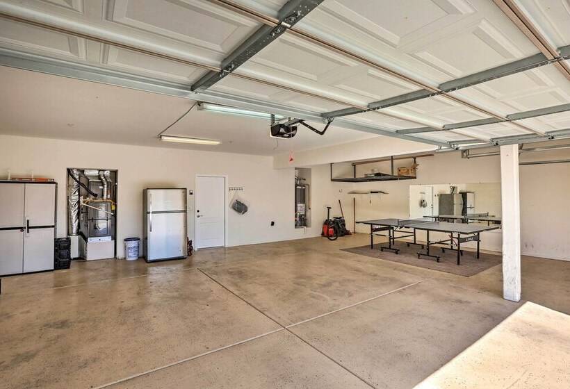 Modern Tucson Home W/ Patio + Saltwater Pool!