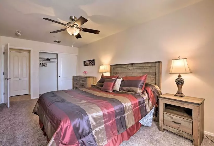 Modern Tucson Home W/ Patio + Saltwater Pool!