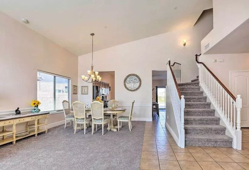 Modern Tucson Home W/ Patio + Saltwater Pool!