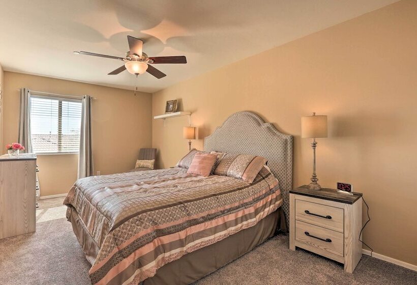 Modern Tucson Home W/ Patio + Saltwater Pool!