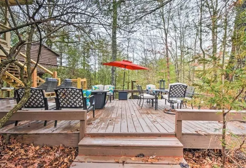 Otto Home W/ Fire Pit, Tree House & Hot Tub!
