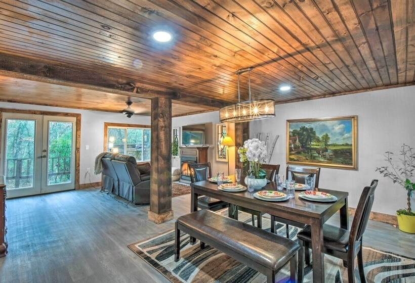 Otto Home W/ Fire Pit, Tree House & Hot Tub!