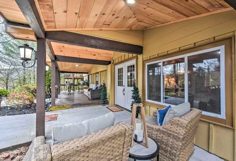 Otto Home W/ Fire Pit, Tree House & Hot Tub!