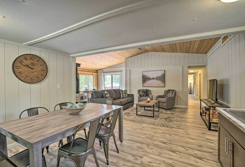 Peaceful Munds Park Cabin: 21 Mi To Flagstaff