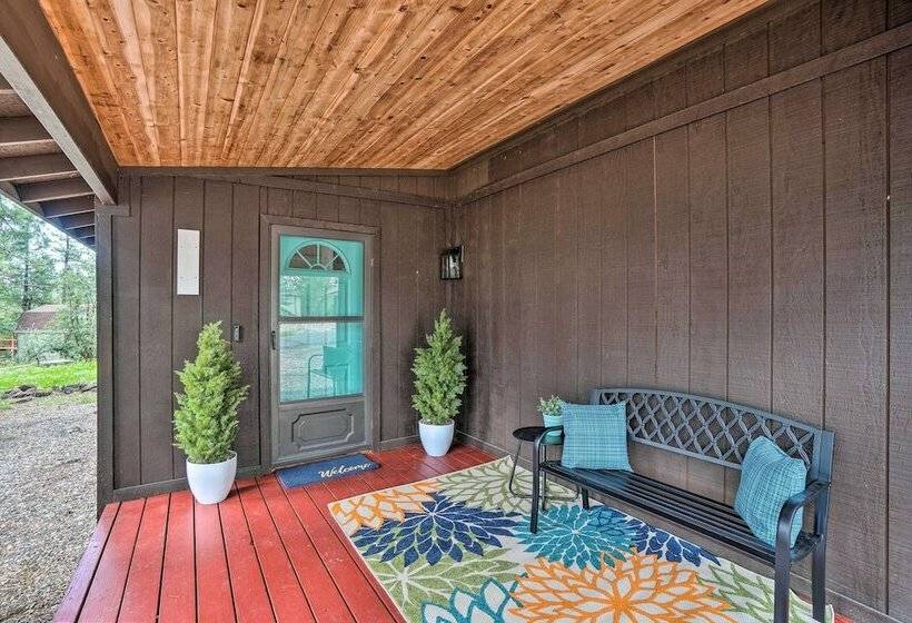 Peaceful Munds Park Cabin: 21 Mi To Flagstaff