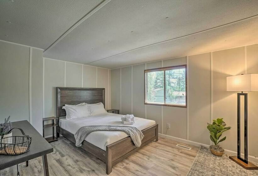 Peaceful Munds Park Cabin: 21 Mi To Flagstaff