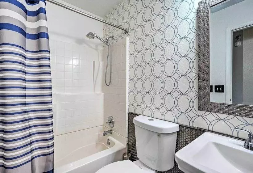 Peoria Home W/ Patio, 2 Mi To Sports Complex!