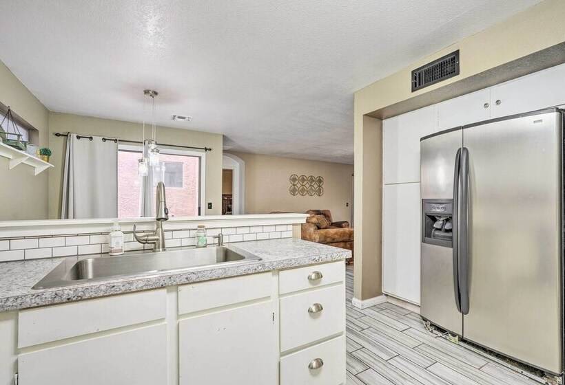 Peoria Home W/ Patio, 2 Mi To Sports Complex!