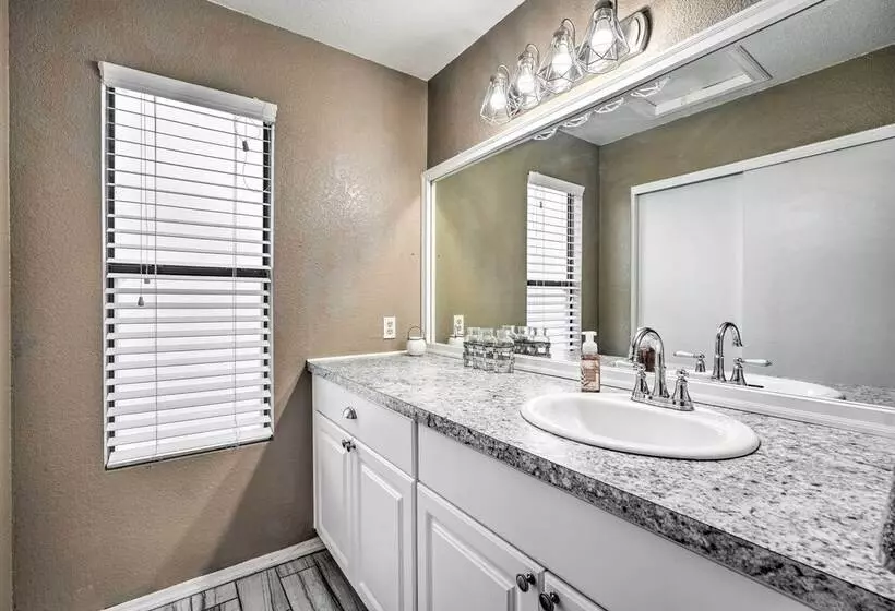 Peoria Home W/ Patio, 2 Mi To Sports Complex!