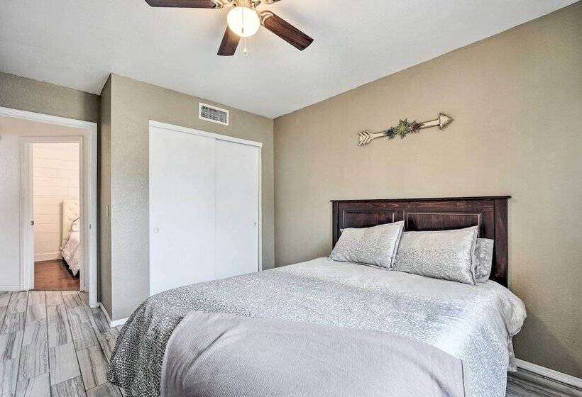 Peoria Home W/ Patio, 2 Mi To Sports Complex!