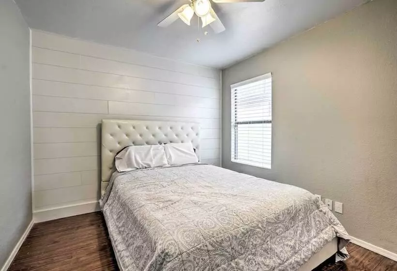 Peoria Home W/ Patio, 2 Mi To Sports Complex!