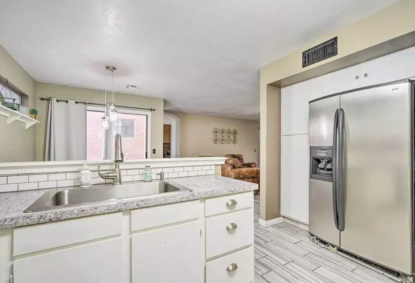 Peoria Home W/ Patio, 2 Mi To Sports Complex!