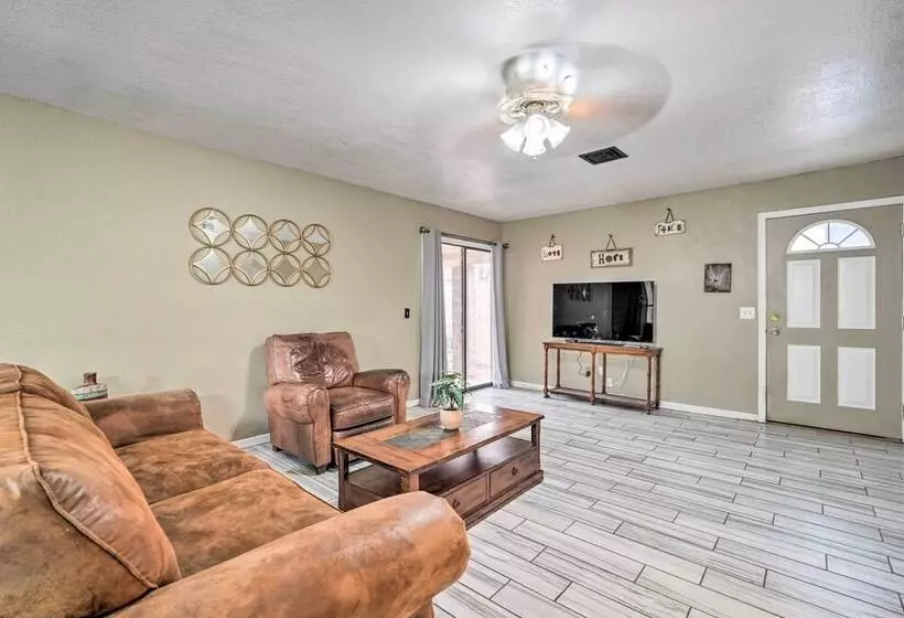 Peoria Home W/ Patio, 2 Mi To Sports Complex!