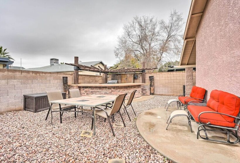 Peoria Home W/ Patio, 2 Mi To Sports Complex!