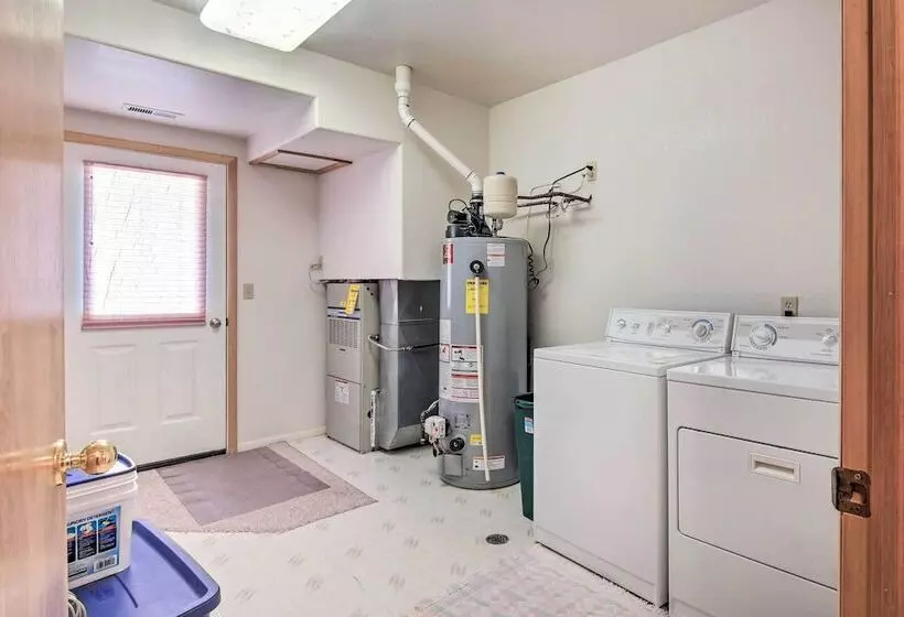 Pet Friendly Cabin < 1 Mi To Panguitch Lake!