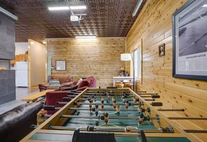 Pet Friendly Cabin Retreat: Walk To Lake Pepin!