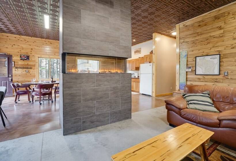 Pet Friendly Cabin Retreat: Walk To Lake Pepin!