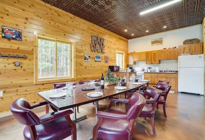 Pet Friendly Cabin Retreat: Walk To Lake Pepin!