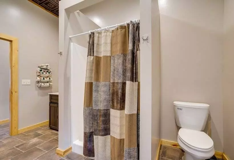 Pet Friendly Cabin Retreat: Walk To Lake Pepin!