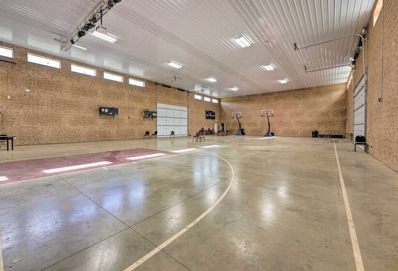 Pet Friendly Cassoplis Cabin, Close To Parks!