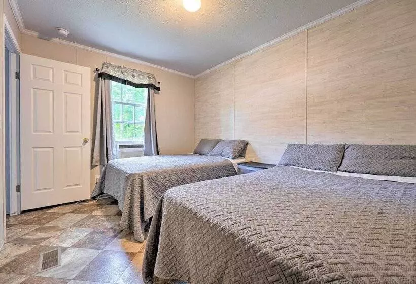 Pet Friendly Cassoplis Cabin, Close To Parks!