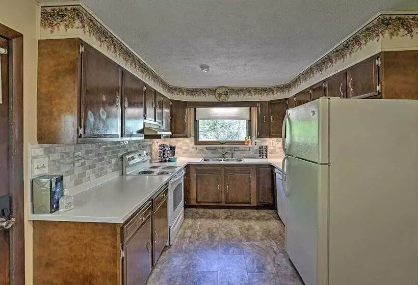 Pet Friendly Ovid Home Near Seneca Lake & Wineries