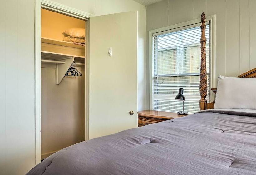 Pet Friendly Home W/ Patio 3 Mi To Houston Zoo!