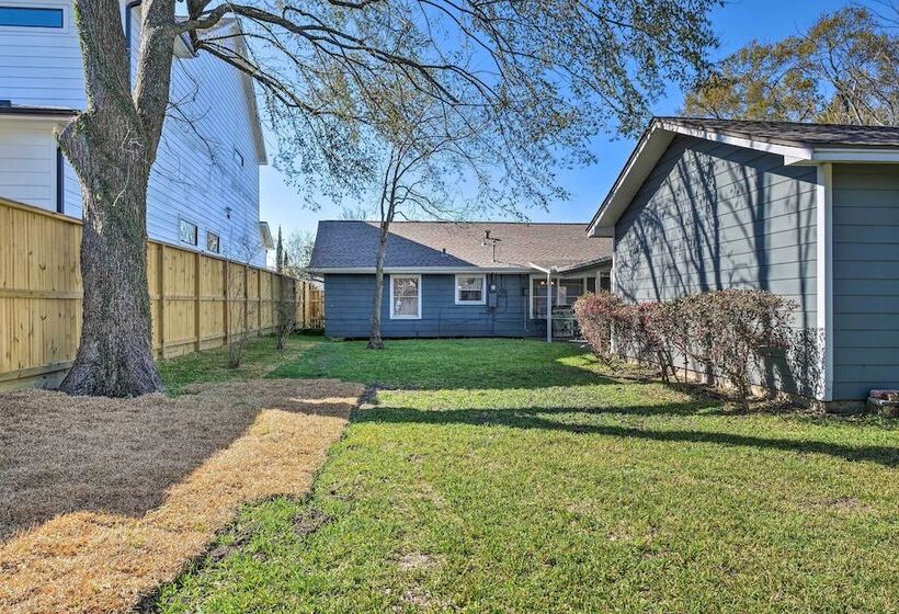 Pet Friendly Home W/ Patio 3 Mi To Houston Zoo!