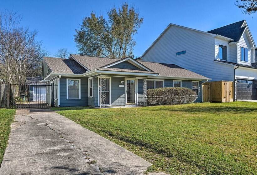 Pet Friendly Home W/ Patio 3 Mi To Houston Zoo!