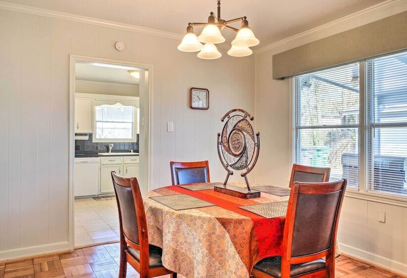 Pet Friendly Home W/ Patio 3 Mi To Houston Zoo!
