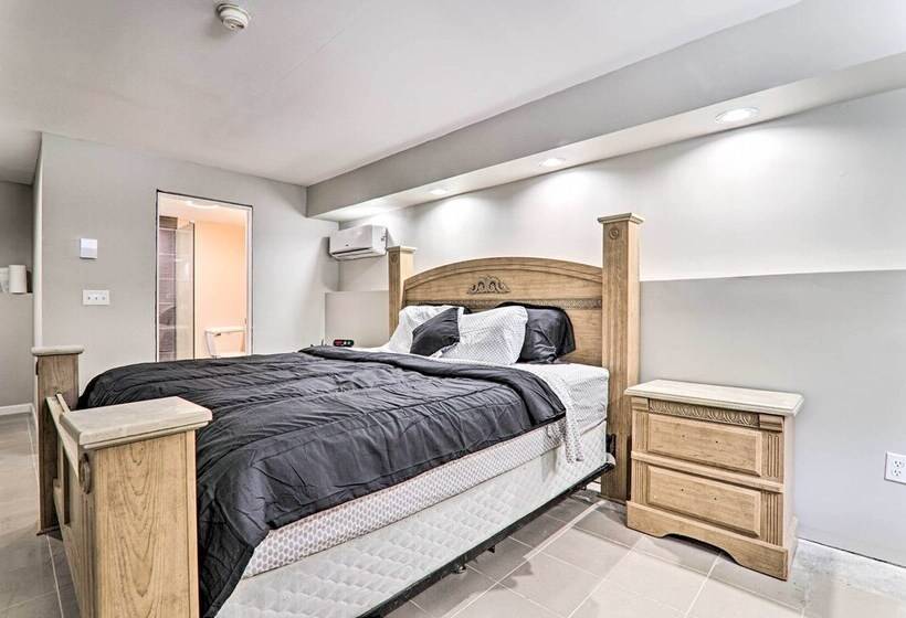 Game Room, Pool & Hot Tub: Poconos Paradise