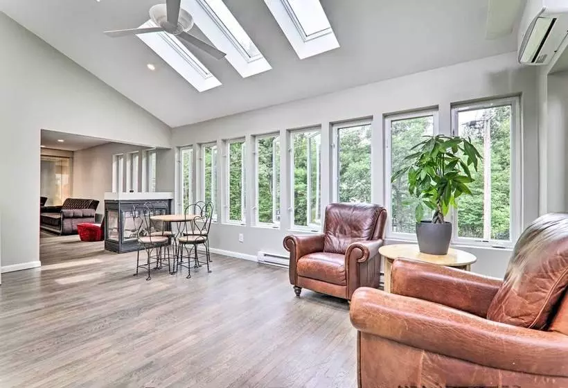 Game Room, Pool & Hot Tub: Poconos Paradise