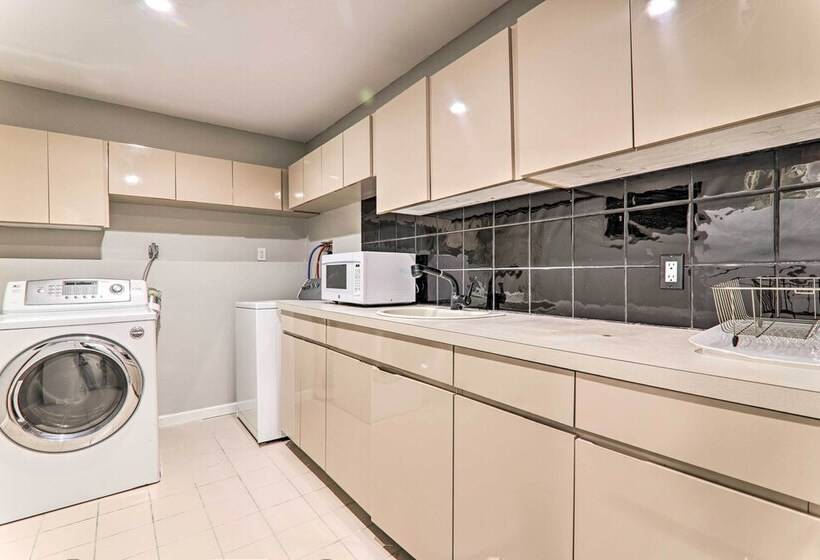 Game Room, Pool & Hot Tub: Poconos Paradise