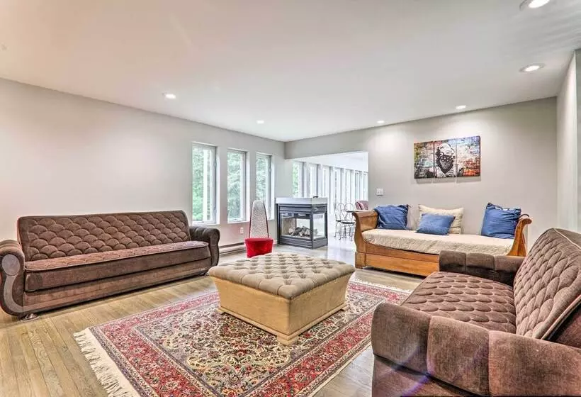 Game Room, Pool & Hot Tub: Poconos Paradise