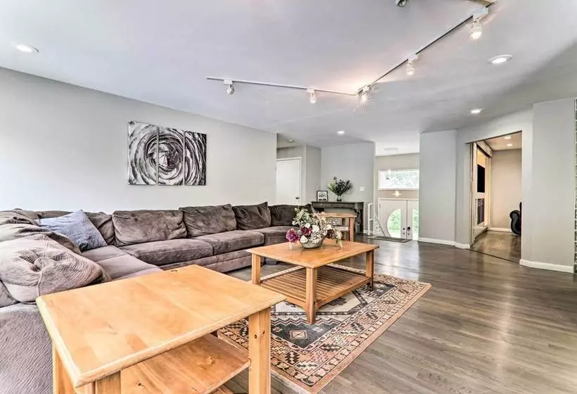 Game Room, Pool & Hot Tub: Poconos Paradise