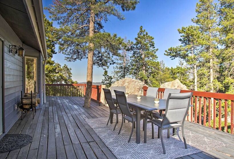 Private Evergreen Hideaway W/ Deck + Mountain View