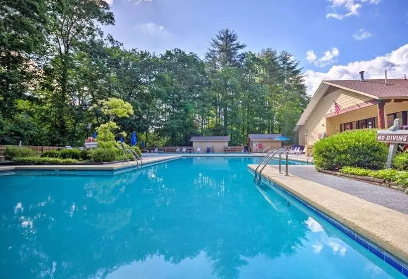 Quiet Blue Ridge Haven < 4 Mi To Sapphire Resort!