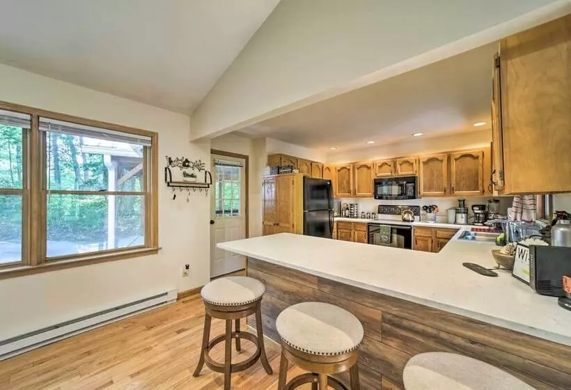 Quiet Blue Ridge Haven < 4 Mi To Sapphire Resort!