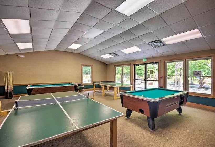 Quiet Blue Ridge Haven < 4 Mi To Sapphire Resort!