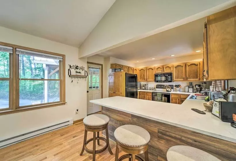 Quiet Blue Ridge Haven < 4 Mi To Sapphire Resort!